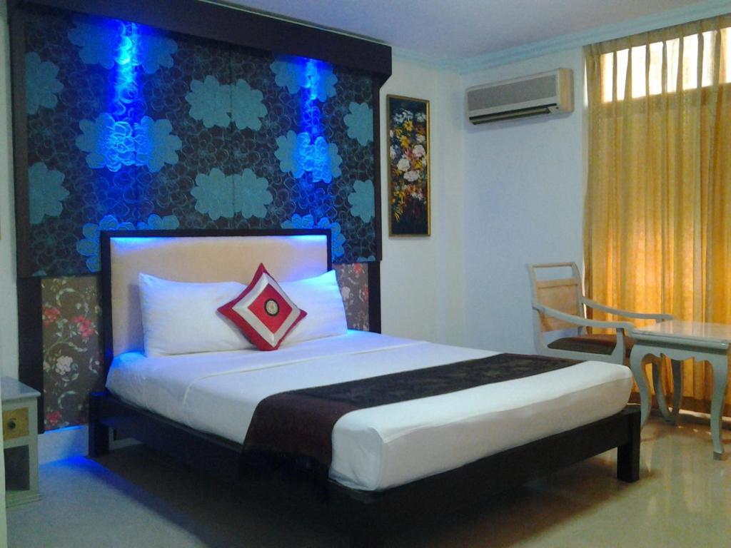 Hotel Regal Phnom Penh Zimmer foto